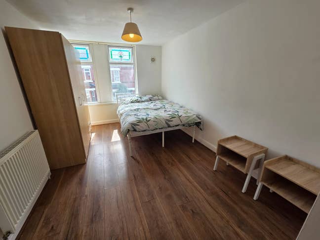  Furnished Double En-Suite Room in Shared House Main Photo