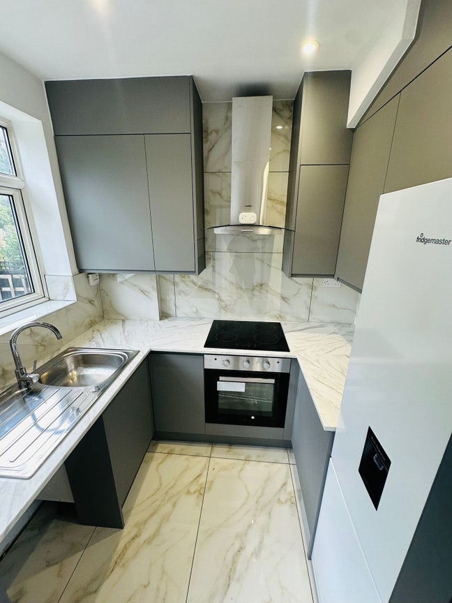 🏡 Stunning Brand-New 3 Bedroom House in Hornchurch Main Photo