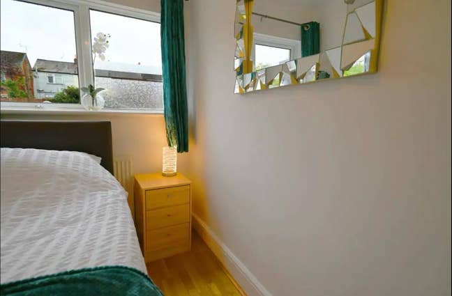 Single Room available in Spacious 4 bed  Main Photo