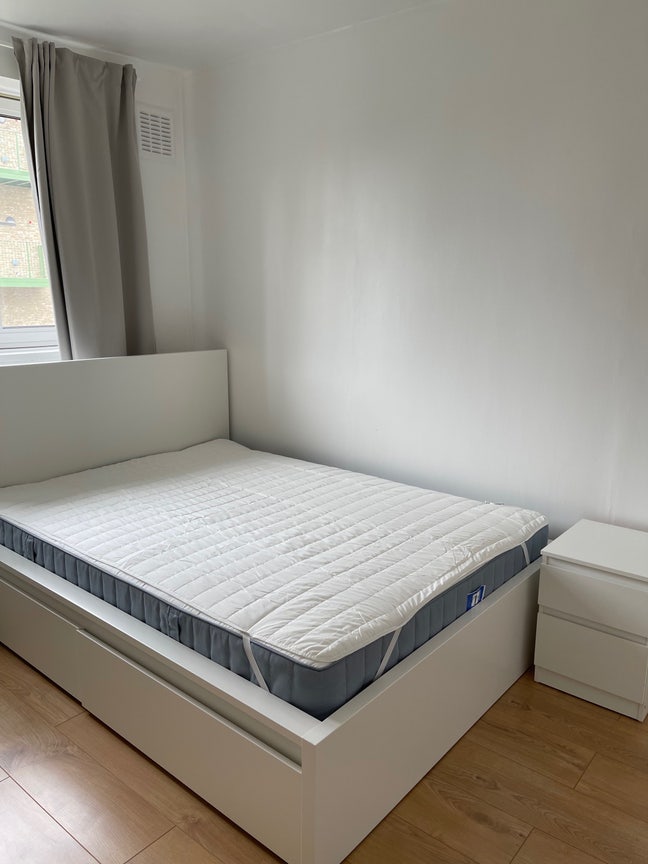Spacious double room near Canary Wharf Main Photo
