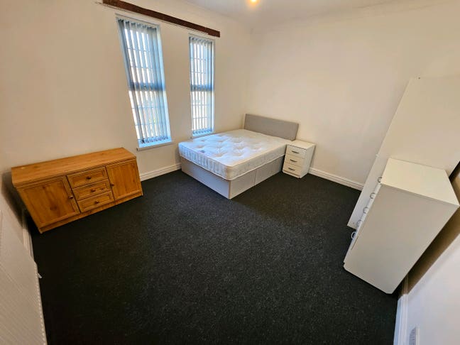 Extra Large Double Room Near Cape Hill Main Photo