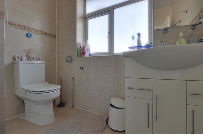 Room for rent Main Photo