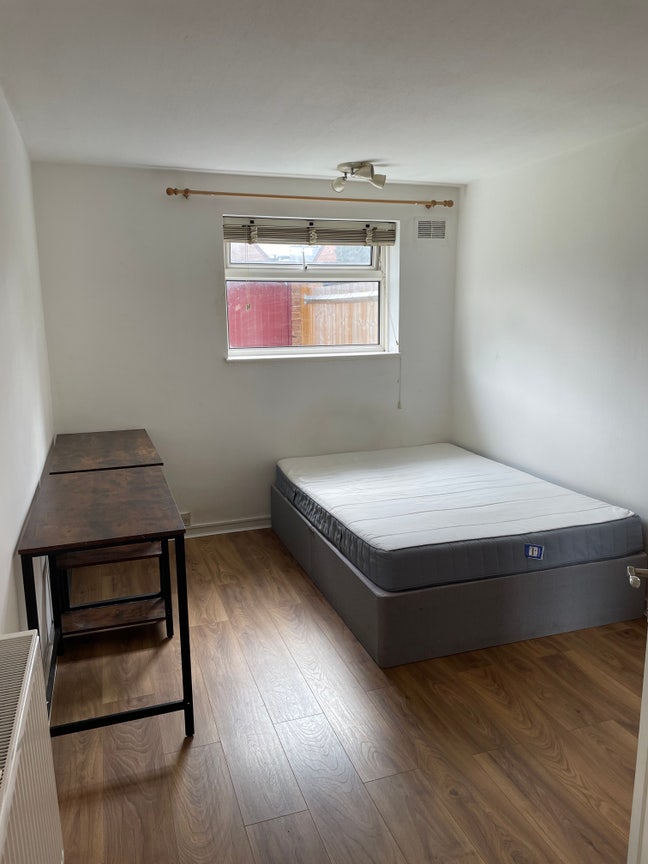 Rooms to rent Cheshunt Main Photo