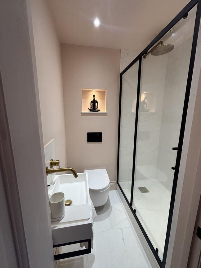 Self contained ground floor suite. Main Photo