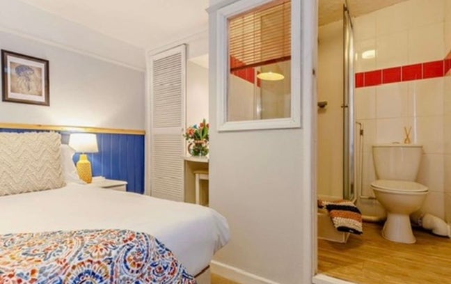 Double En-suite room in large beautiful house Main Photo