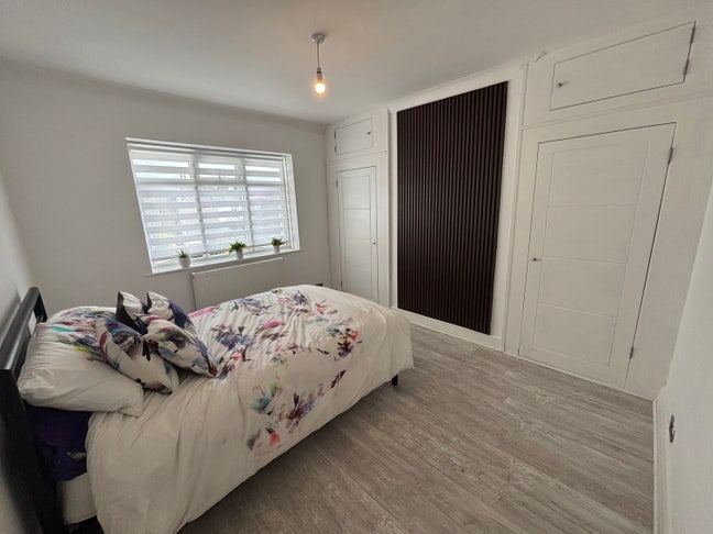 Double Room to rent 2 mins from west W’g station  Main Photo