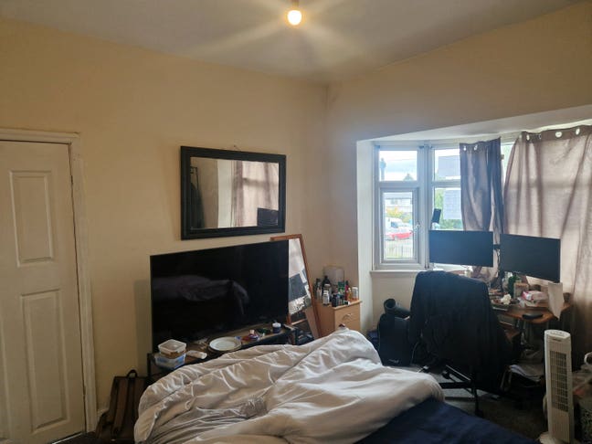 Double Room in Halesowen Female Preferred Main Photo
