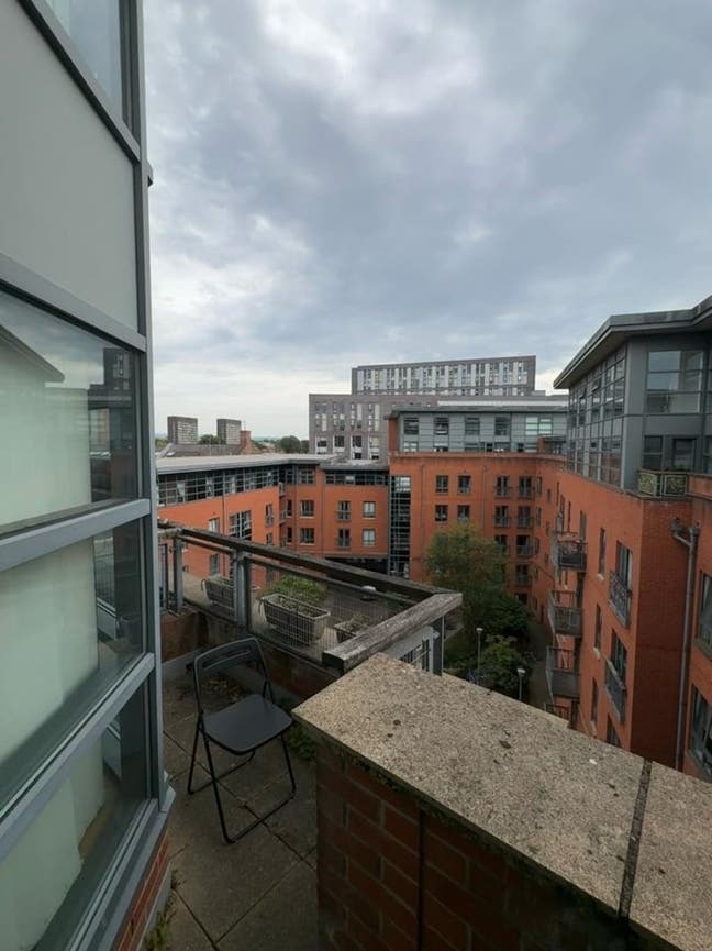 Room in a Shared Flat, Mere House, M15 Main Photo