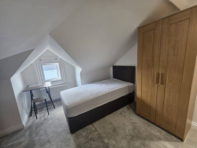 Cosy attic room in a nice house Main Photo