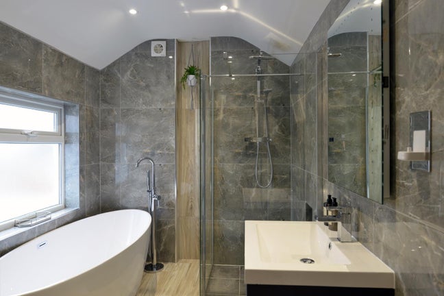 Gorgeous, modern and spacious. Main Photo
