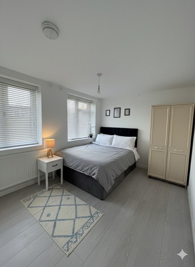 Amazing Double Bedroom! 2 Bathroom House! Close St Main Photo