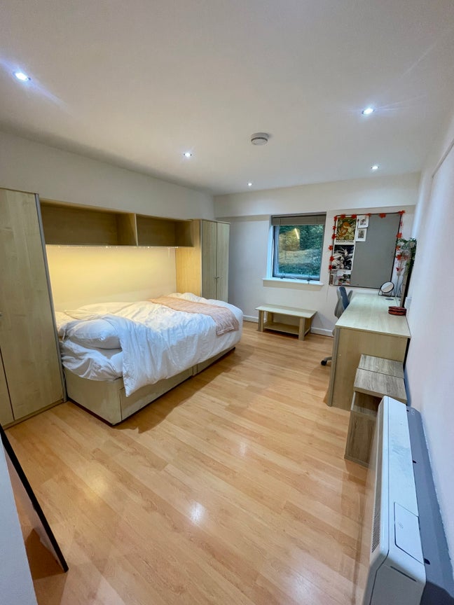 Studio Apartment Full-Time Students Only Main Photo