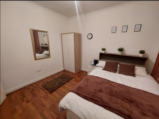 **Premium Double Rooms, 10mins to Station** Main Photo
