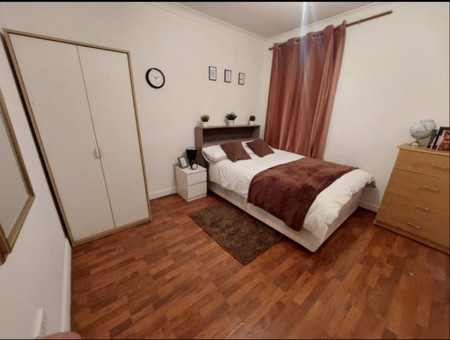 **Premium Double Rooms, 10mins to Station** Main Photo