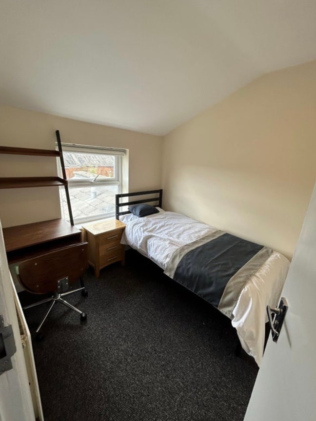 Single room available in central Cheltenham Main Photo