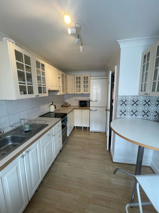 Cozy Room in Streatham- Available until end April Main Photo