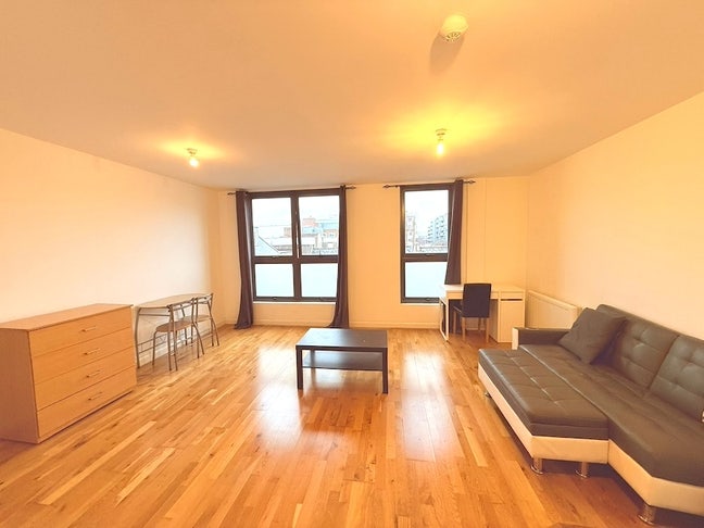 Stunning 1 Bed Flat Available In Greenwich - SE10 Main Photo
