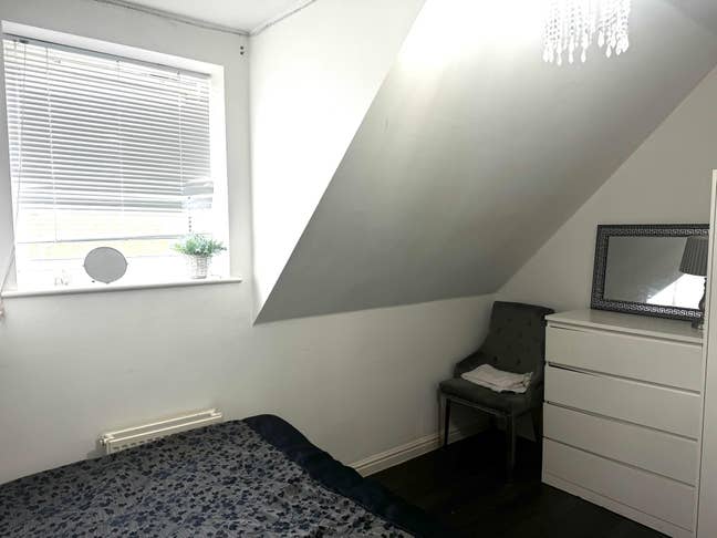 Double room in a modern home  Main Photo