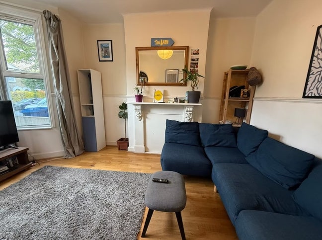 ✨ Spacious 5-bed Home with Private Garden ✨ Main Photo