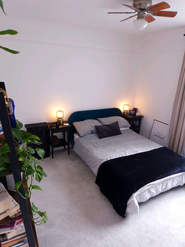 Large double room in modern, well furnished home Main Photo