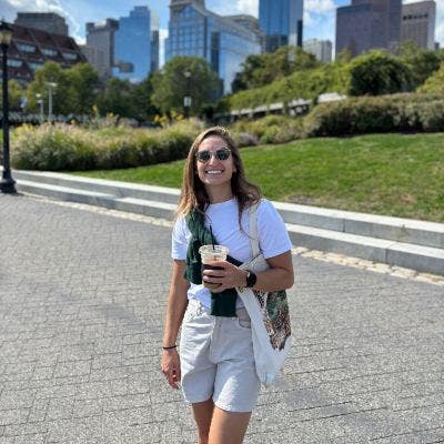 Graduate student looking for a room  Main Photo