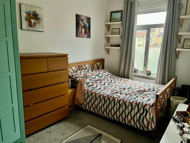 Double room in lovely 2 bed house available  Main Photo