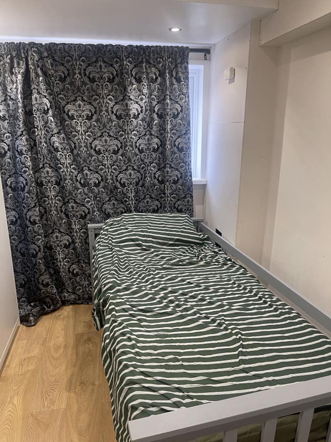 Ensuite double room South Ockendon Main Photo