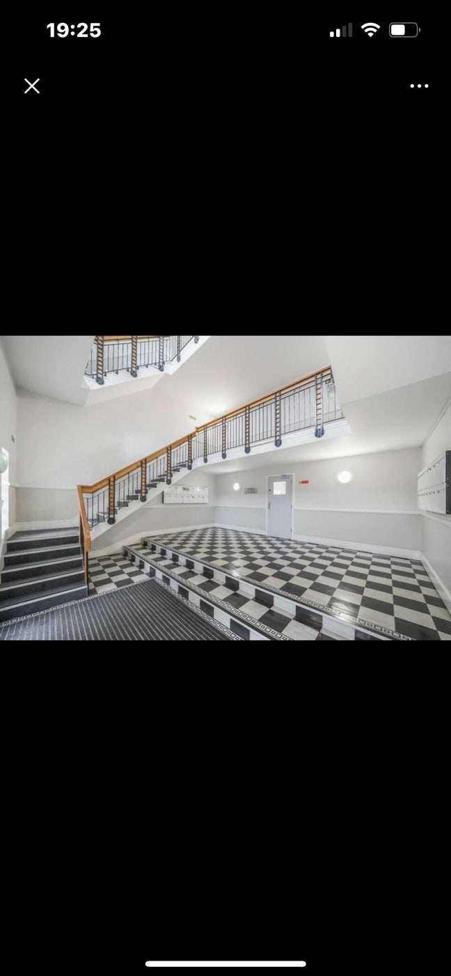 10min  walk to Liverpool Street  + Tennis Court  Main Photo