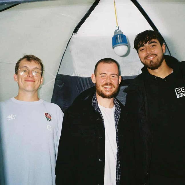 Looking for a room! Main Photo