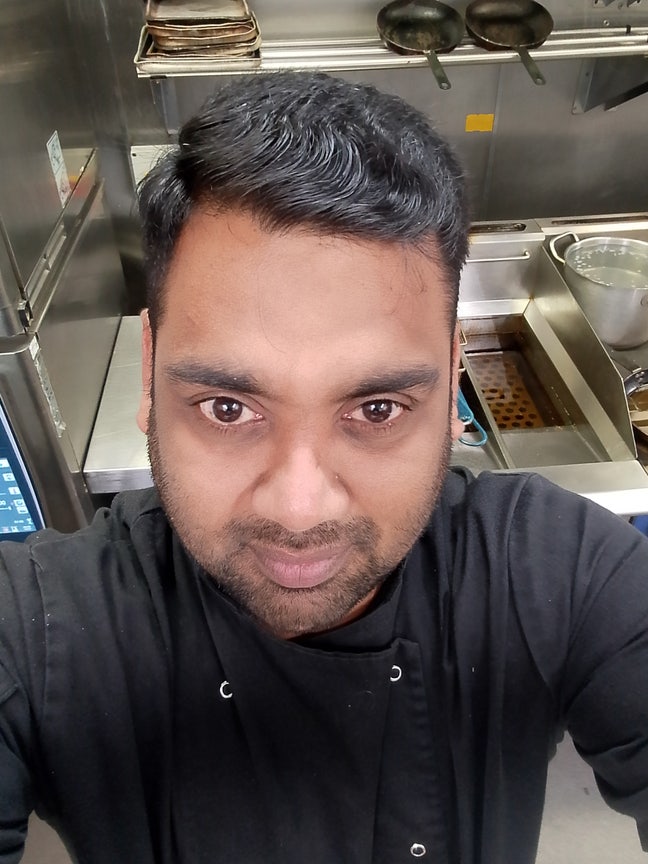 Professional Male seeks a single or double room Main Photo