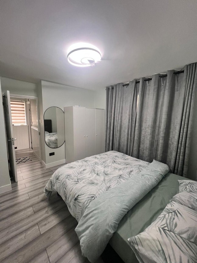 Double bedroom   Main Photo