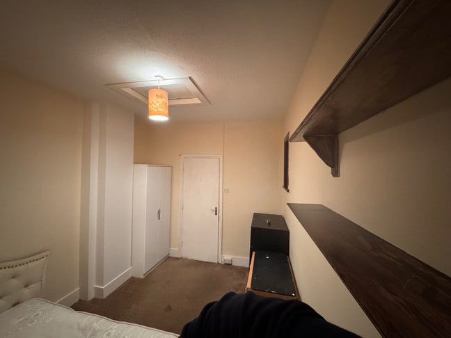 Double  Room for Working Professional Main Photo
