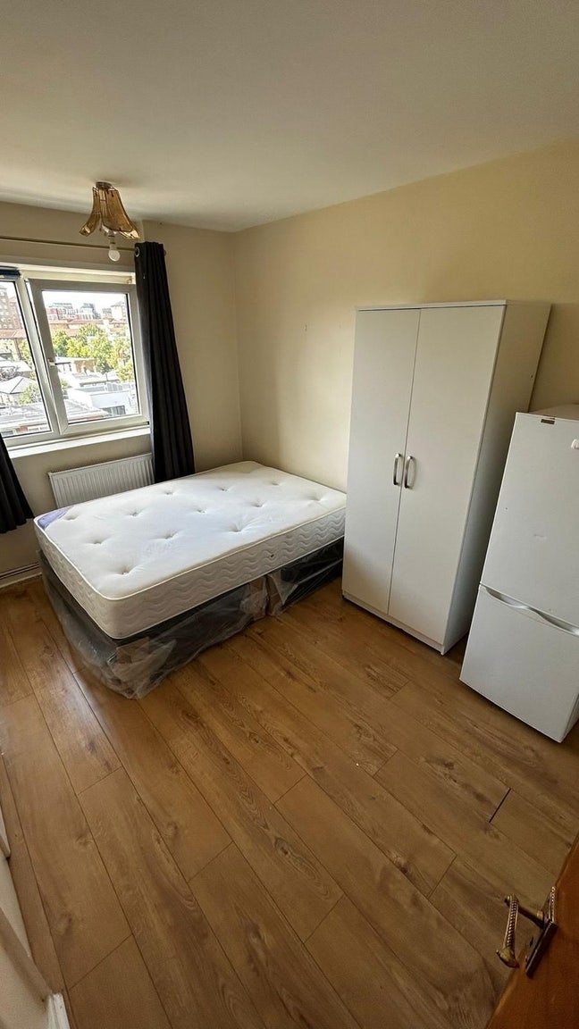 🛏️ Double Room to Let in- Stockwell Main Photo