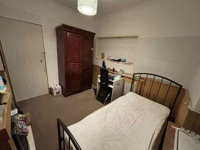 I have 2 rooms to rent for student Main Photo