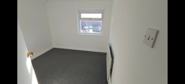 BS4 one double bedroom in shared house £550 Main Photo