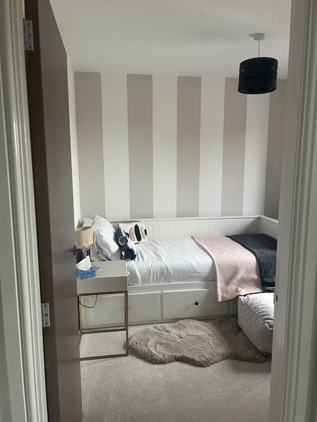 Spare Room for Rent – working professionals only  Main Photo
