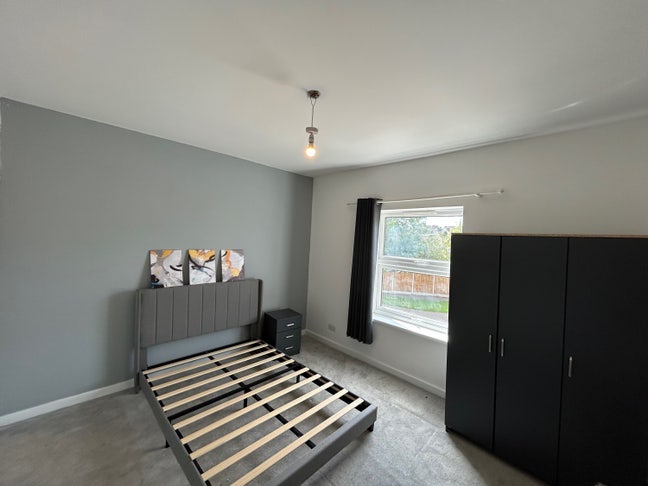 Modern 4 Bed House Share | All Bills included  Main Photo