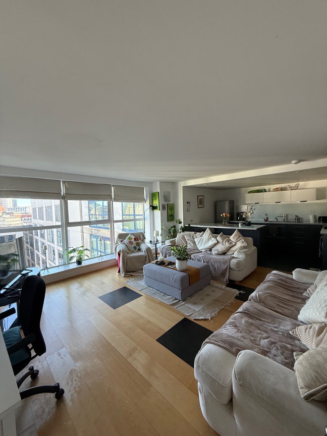 Furnished double room with private bathroom B1 Main Photo