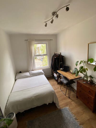 Single Studio  Hackney Down Station April  Main Photo