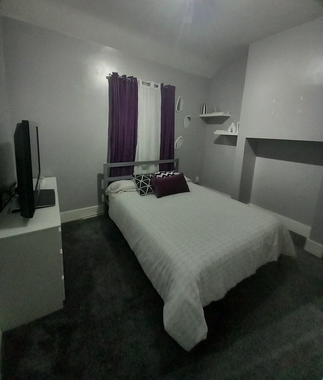 Double front of property room for rent Main Photo