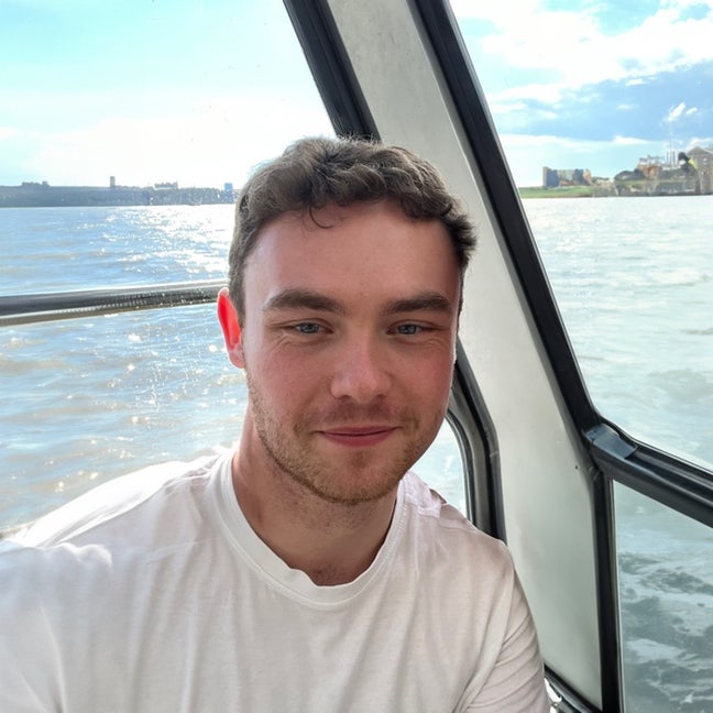 Male professional relocating to Brighton Main Photo