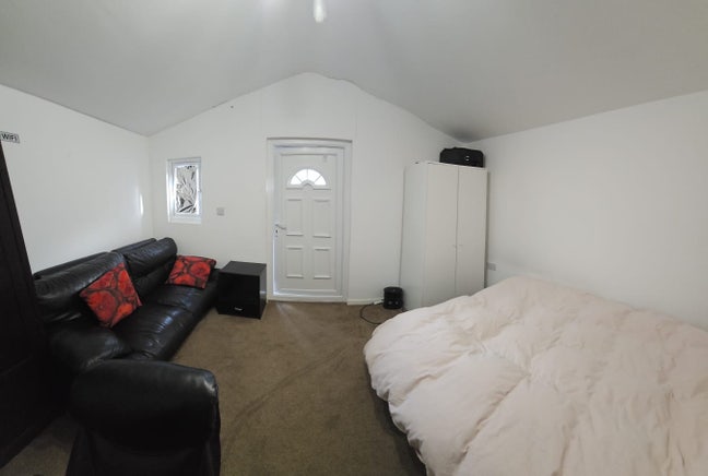 Double room to let  Main Photo
