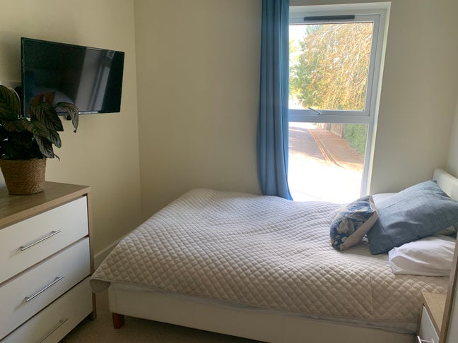 Bright Double & En Suite In Fab Ashley X Village  Main Photo
