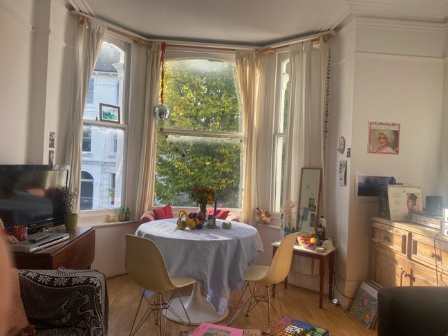 Sun Filled Room &  Studio in Seven Dials  Main Photo