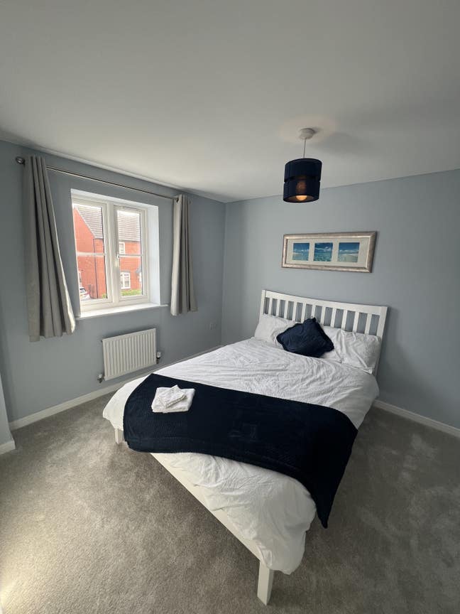 Quiet cosy spacious room located in central Rugby Main Photo