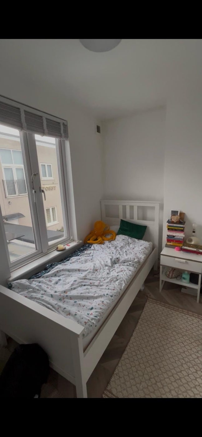 Single Bed Room Main Photo