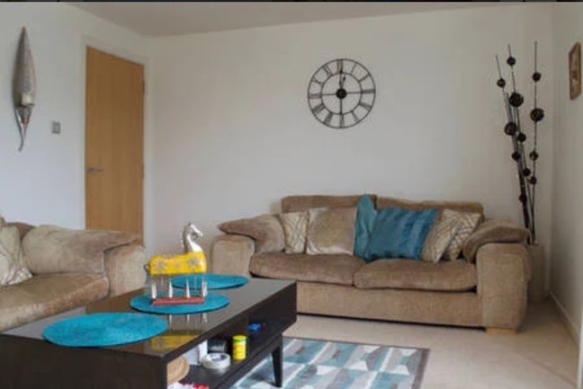 Double Room with en-suite in a spacious flat .  Main Photo