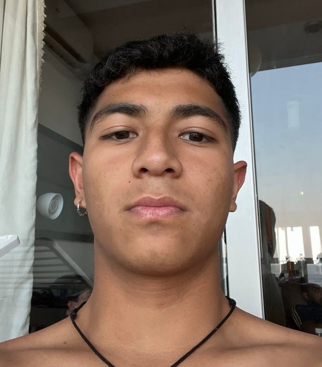 23 year old male professional seeking double room Main Photo