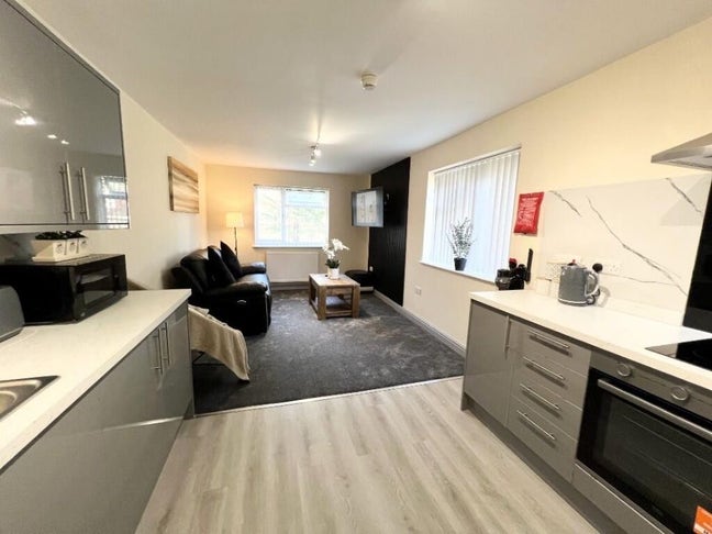 Student housing to be rented minimum 8 months Main Photo