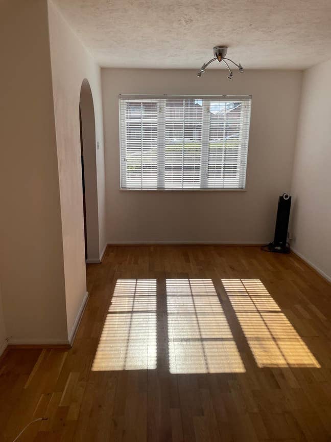 2 Bedroom  Flat in a Gated Development in KT2 Main Photo